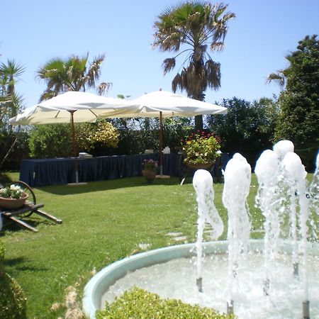 Hotel Club Sabbiadoro Battipaglia Exteriör bild