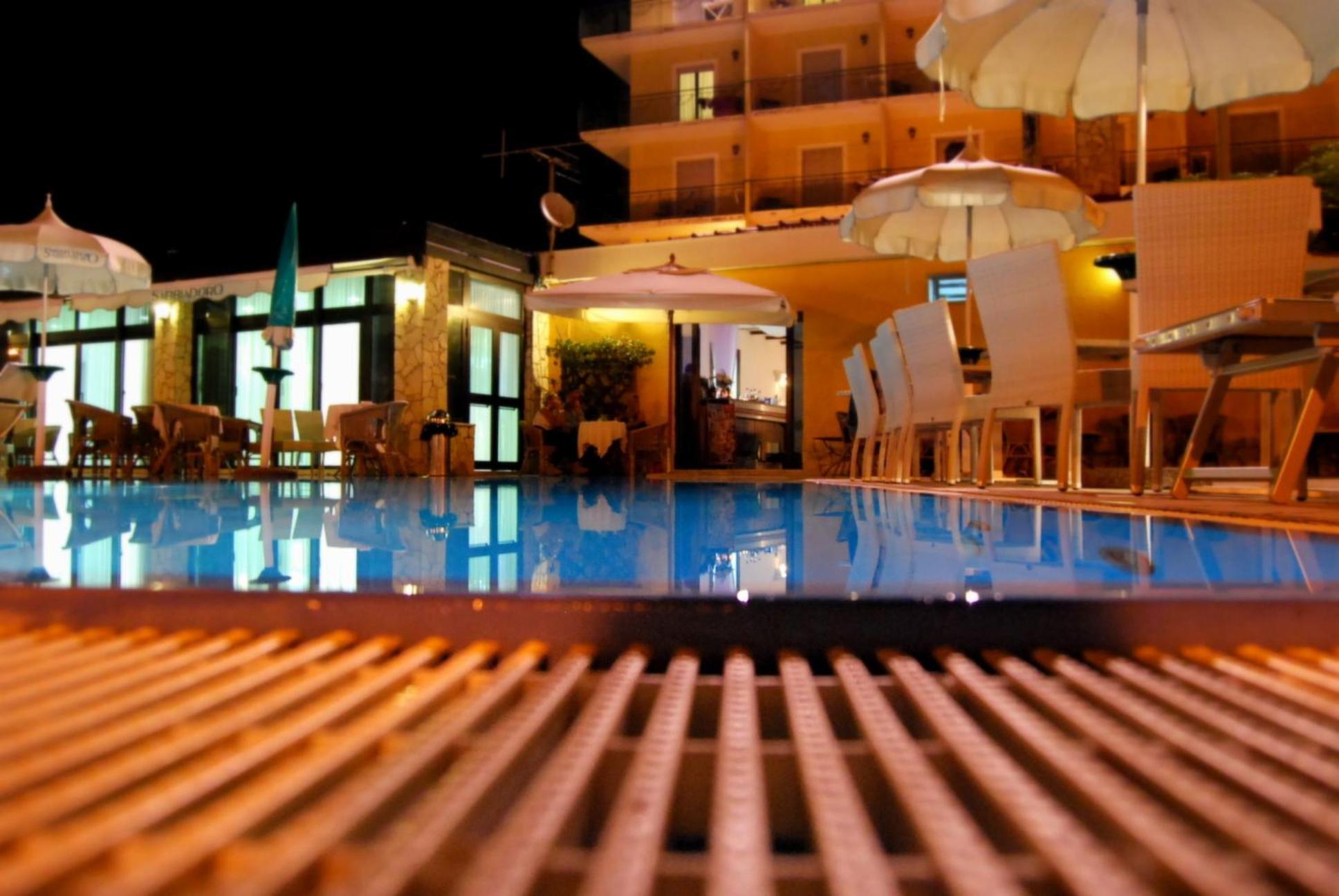 Hotel Club Sabbiadoro Battipaglia Exteriör bild