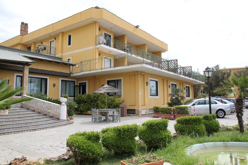 Hotel Club Sabbiadoro Battipaglia Exteriör bild
