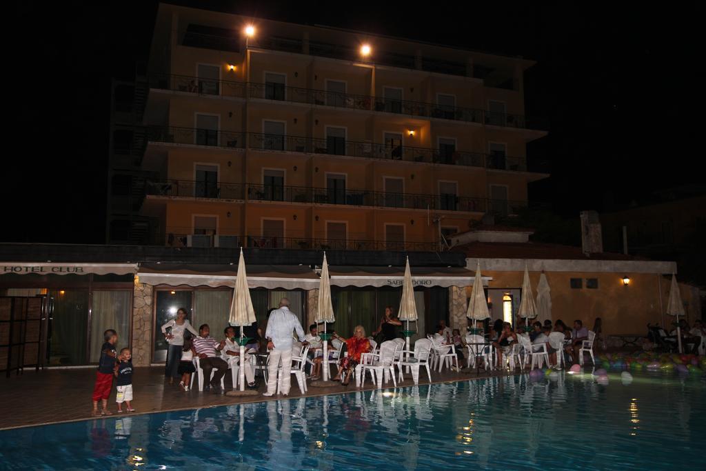 Hotel Club Sabbiadoro Battipaglia Exteriör bild